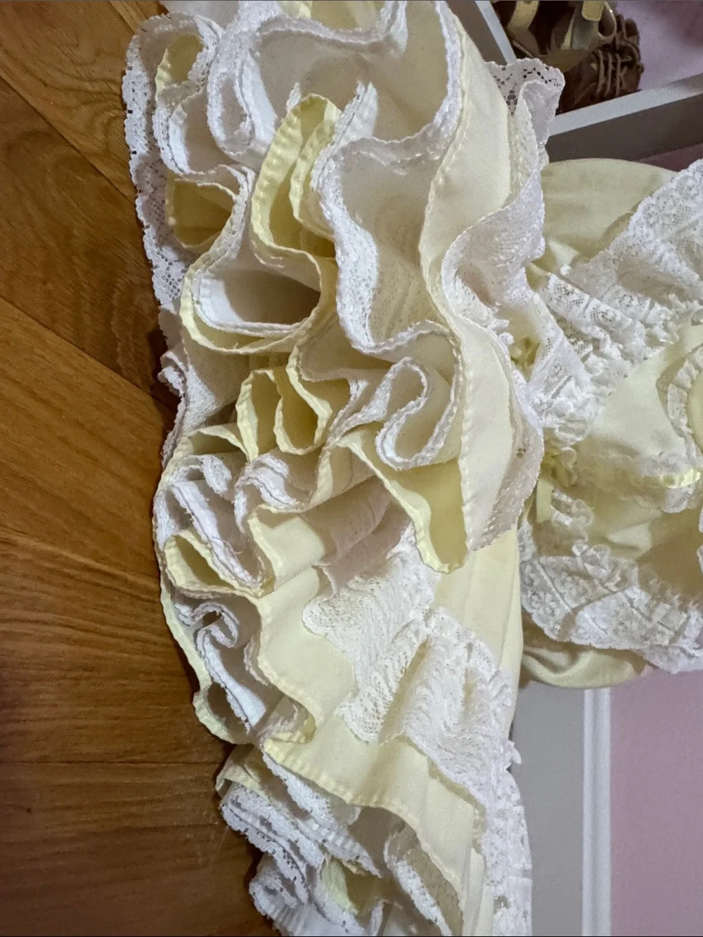 Mini world inc Yellow Lace Ruffle Girls'Vintage